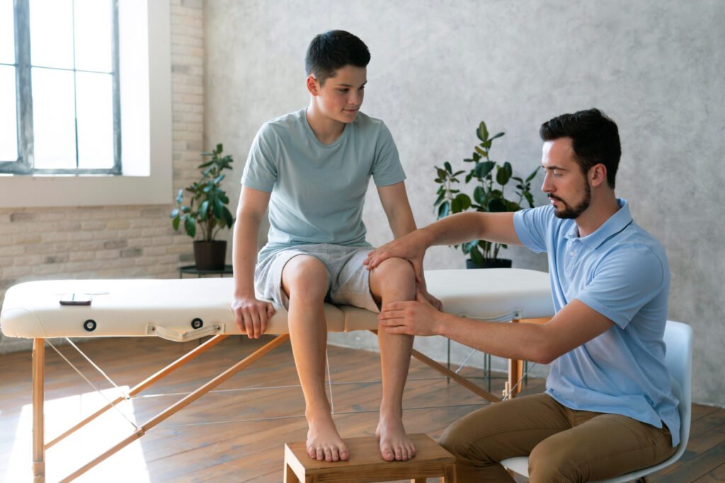 Chiropractor, Physiotherapy, Osteopathy knee treatment in Mississauga - Body Kinetix - Collaborative Care